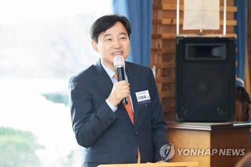 한국예탁결제원 이병래 사장이 전자증권제 도입의 필요성을 역설하고 있다. [사진= 한국예탁결제원 제공]