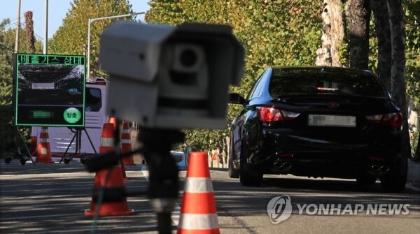 자동차 배출가스 단속. [사진= 연합뉴스]