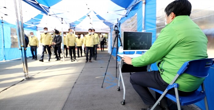 경마공원 고객 출입구에 마련된 열화상카메라 집중측정센터 모습.(사진=한국마사회)
