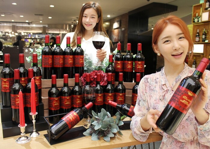 프랑스 명품브랜드 C사 소유 와이너리에서 생산되는 와인 ‘샤또 푸르카스 보리’ 3000병 단독 출시.(사진=롯데백화점)