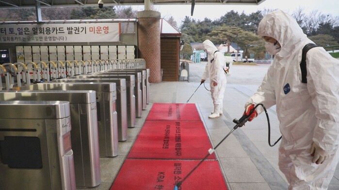 한국마사회 장내 코로나19 예방활동 모습.(사진=한국마사회)