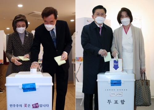 정치 1번지 서울 종로 선거구에 출마한 더불어민주당 이낙연 후보와 부인 김숙희 씨(왼쪽)와 미래통합당 황교안 후보와 부인 최지영 씨가 15일 오전 서울 종로 교남동 제3 투표소와 혜화동 제3 투표소에서 각각 투표하고 있다. [사진= 연합뉴스]